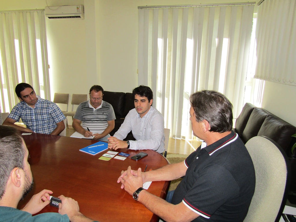 Gerente de Expansão da Infraero se reúne com diretores da ACIL