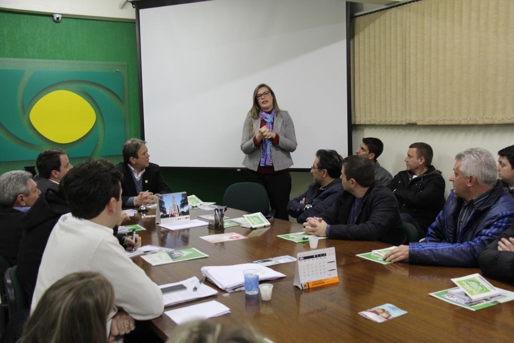 Gerente da Azul conta a empresários da ACIL sobre estratégias de marketing para Lages e região