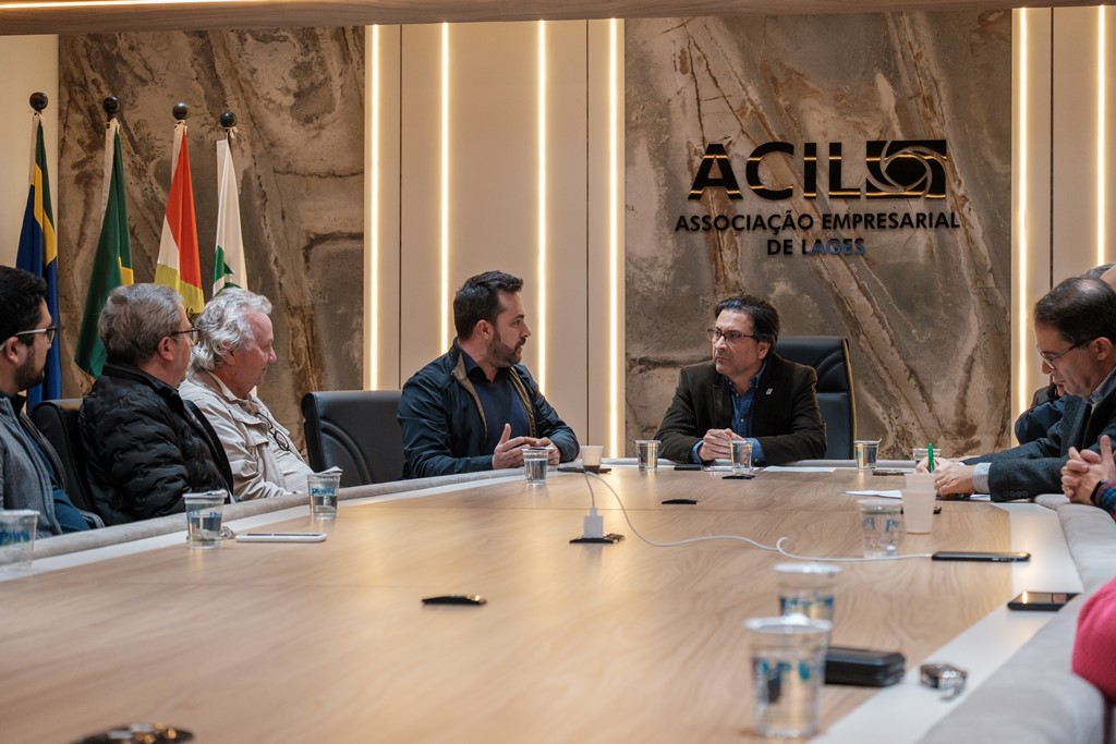 Marcius Machado conversa com empresários da ACIL